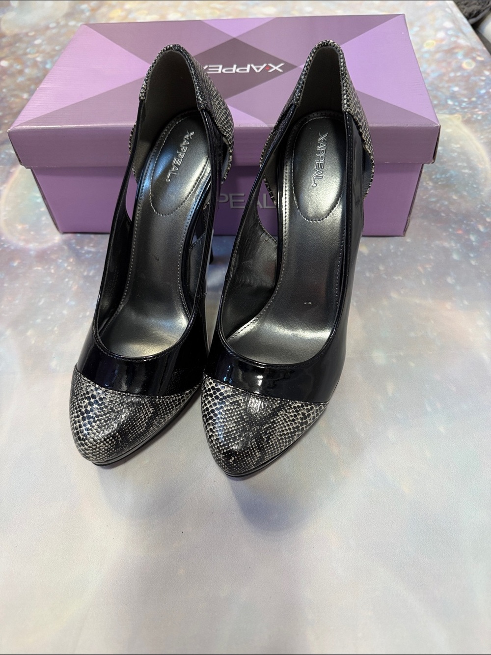 Xappeal Black Patent and Gray Snake-Print Pointed Toe Pumps 8